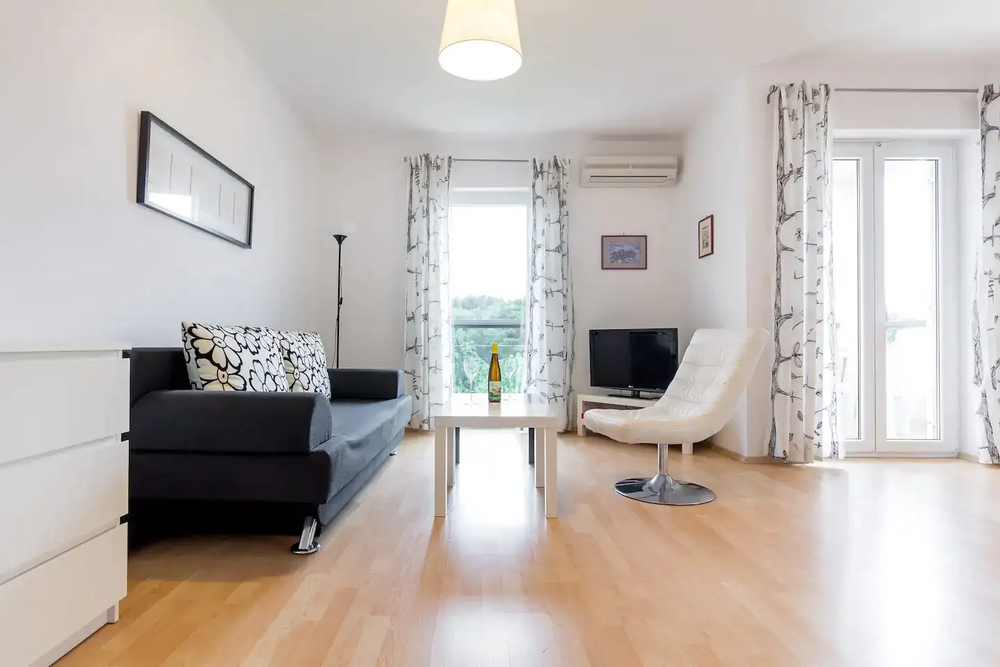 Punta C - Cozy Retreat with Private Balcony in Premantura, Istria